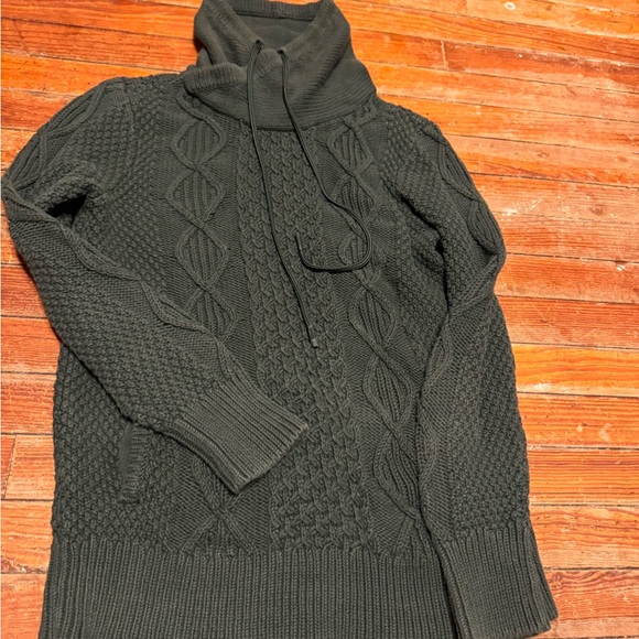 L.L. Bean Women's Sweater in Olive Green size small - Picture 5 of 6